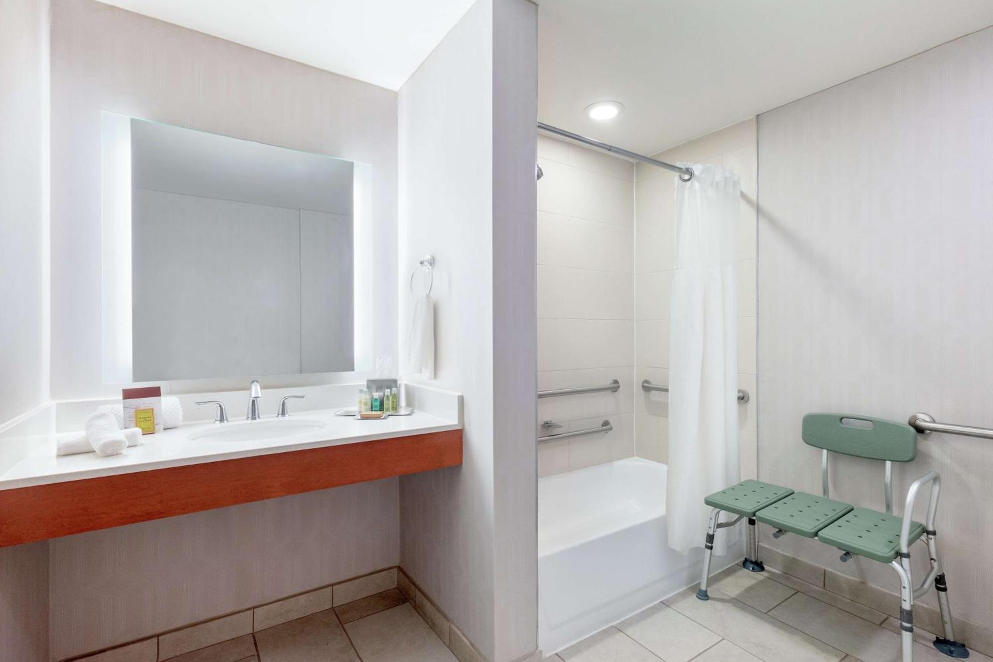 Doubletree By Hilton Atlanta Airport Hotel College Park Ngoại thất bức ảnh
