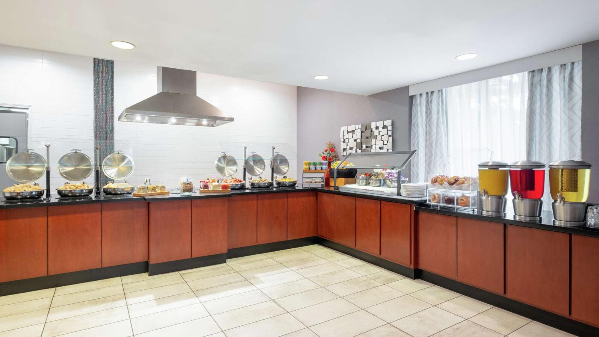Doubletree By Hilton Atlanta Airport Hotel College Park Ngoại thất bức ảnh