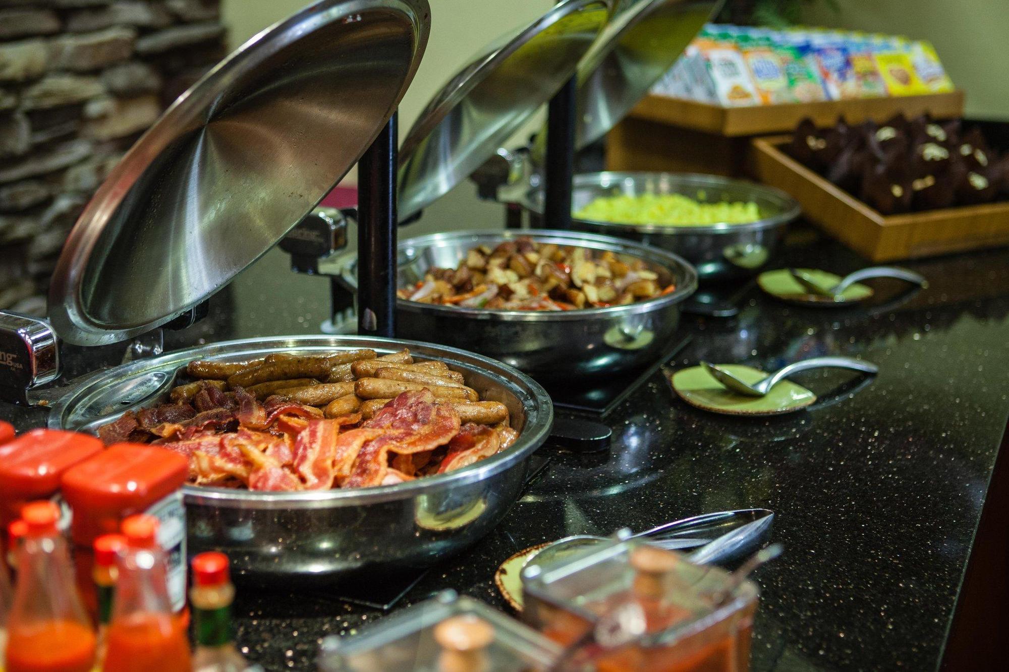 Doubletree By Hilton Atlanta Airport Hotel College Park Ngoại thất bức ảnh